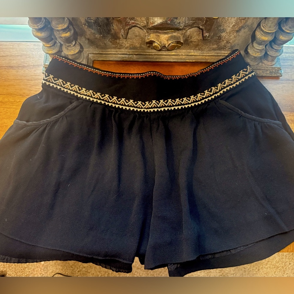 Elevenses Black Embellished Waist Shorts